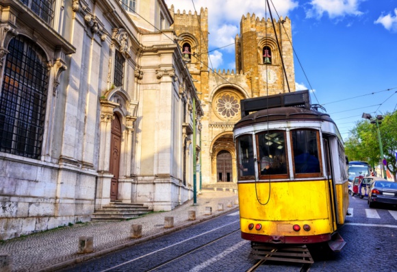 Dokąd wyjechać na Majówkę? Tripsta.pl zdradza najlepsze pomysły na długi weekend Podróże, LIFESTYLE - Internetowe biuro podróży Tripsta.pl przedstawia alternatywny przewodnik po najpopularniejszych miastach w Europie.