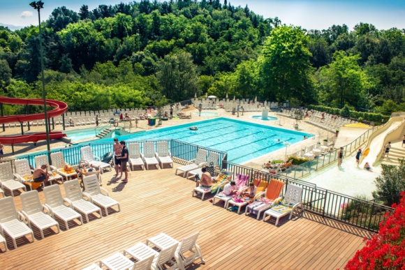 Czy camping może być alternatywą dla hotelu? Podróże, LIFESTYLE - Większość turystów przyzwyczajona jest do wypoczynku w komfortowych warunkach. A gdyby tak w tym roku, zamiast hotelu, wybrać camping?