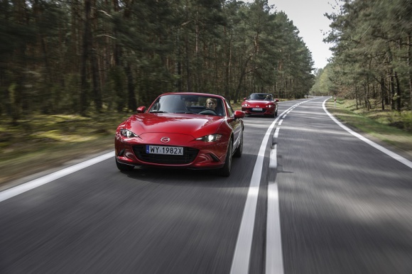 Projekt „Slow Road by Mazda” nabiera tempa Podróże, LIFESTYLE - Slow Road to internetowy przewodnik Mazda Motor Poland po regionalnych trasach samochodowych, zachęta do wyjazdu z miasta w wolnym czasie, często w nieoczywistym kierunku, z dala od centrów masowej turystyki.
