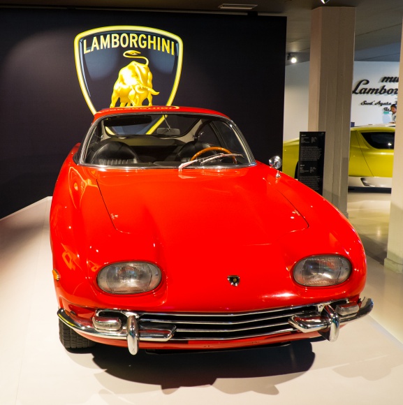 Pierwszy w historii festiwal – Motor Valley 2019 już w maju w Modenie! Podróże, LIFESTYLE - Modena przygotowuje się na pierwszy w historii Festiwal Motor Valley, który rozpocznie się już 16 maja i potrwa do 19 maja 2019 r. Podczas czterodniowego święta zostaną zaprezentowane najlepsze samochody, produkowane w regionie Emilia Romagna.