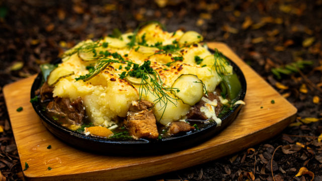 MUSAKAS Z BAKŁAĹťANA I ZIEMNIACZANYM BESZAMELEM_1_A.Polan